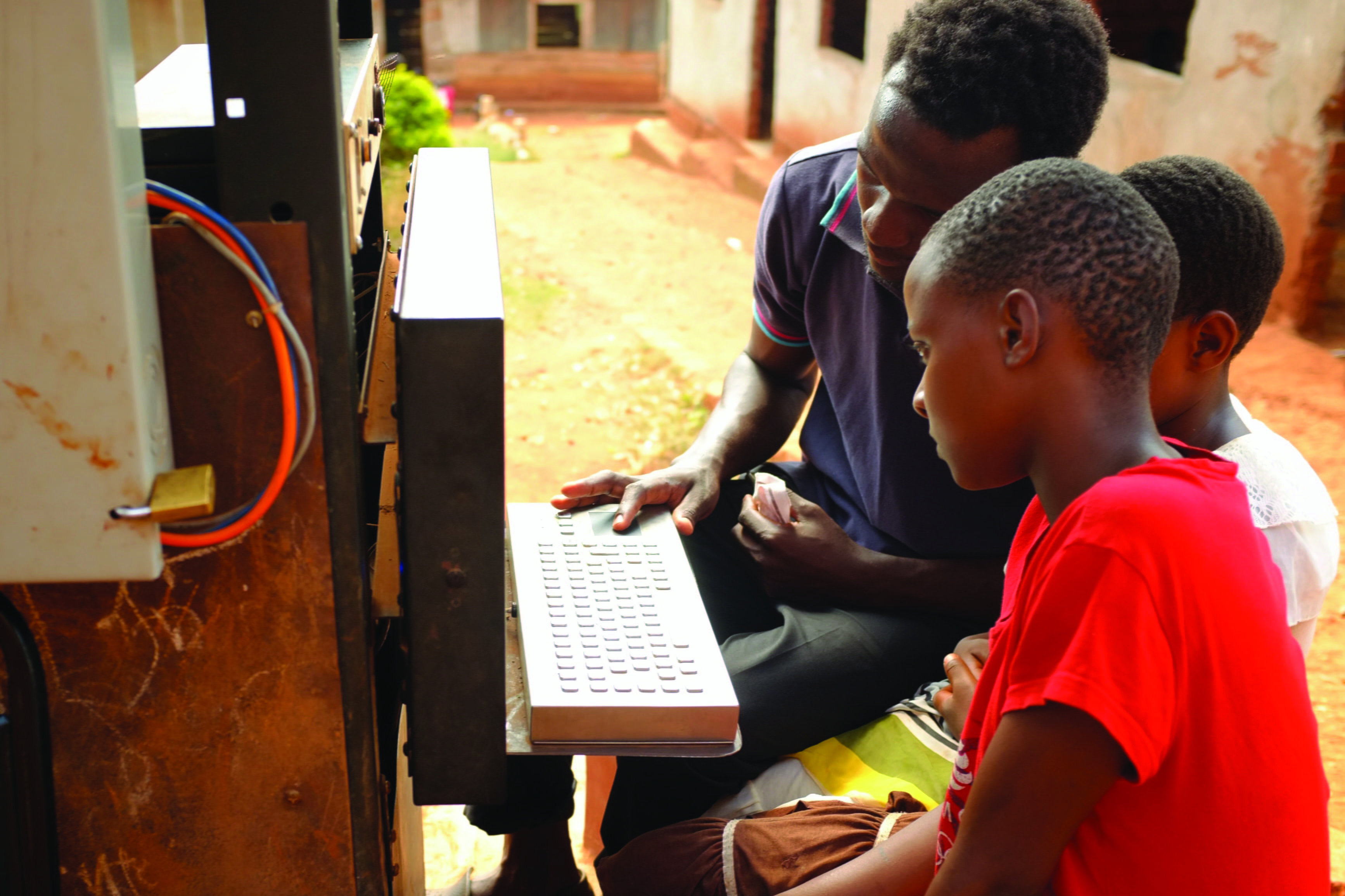 Avenues | Mudando a mundo How We Learn About Learning in a Ugandan Refugee Camp - project-backpack-how-we-learn-about-learning-in-a-ugandan-refugee-camp