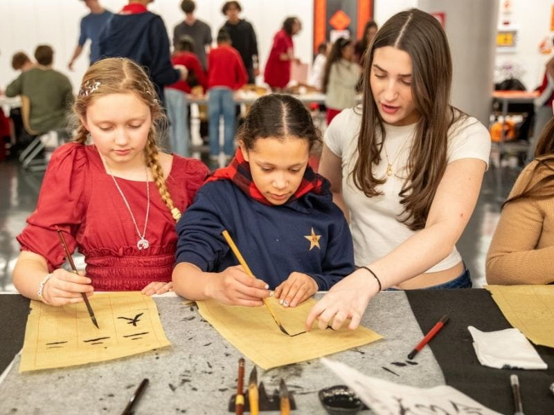 Language Immersion | Avenues New York - 1 Column Carousel 1