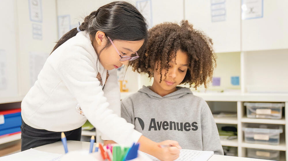 Admissões | Venha para nossa escola global | Avenues São Paulo - Promo With Collage - Apply
