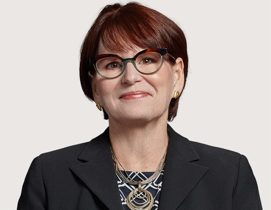 Lisa Lund Peixoto profile image